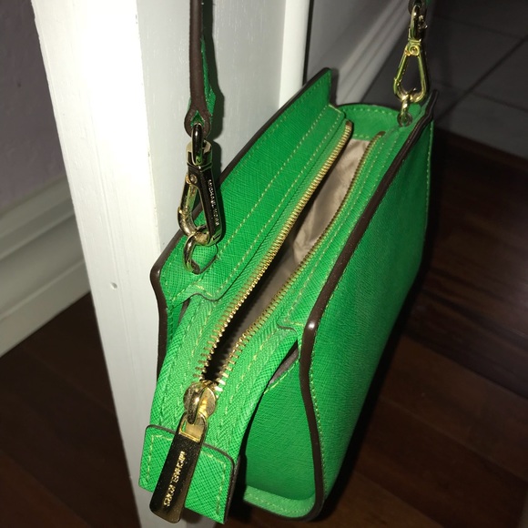 SOLD❌Michael Kors Mini Selma - Picture 4 of 7